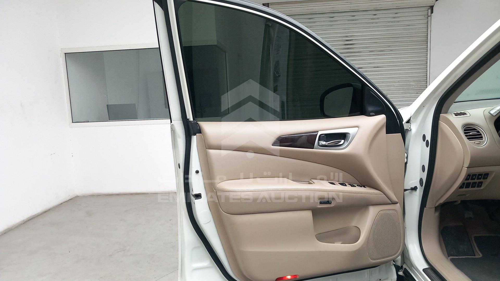 2015 NISSAN PATHFINDER VIN: 5N1AR2MM2FC701287