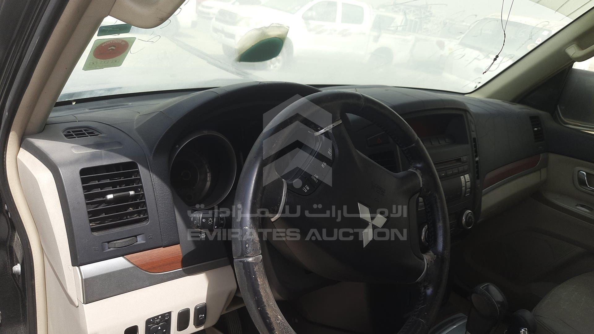 2008 MITSUBISHI PAJERO VIN: JMYLRV93W8J730399