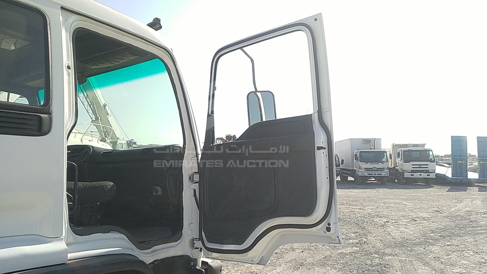 2013 ISUZU FVR VIN: LWLYURAX8DL004021