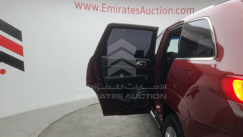 VIN: 1C4RJFJT0EC253275 Auction: EmiratesAuction Lot: 408759 VIN: 1C4RJFJT0EC253275 Jeep Grand Cherokee 2014 RED Photo 32