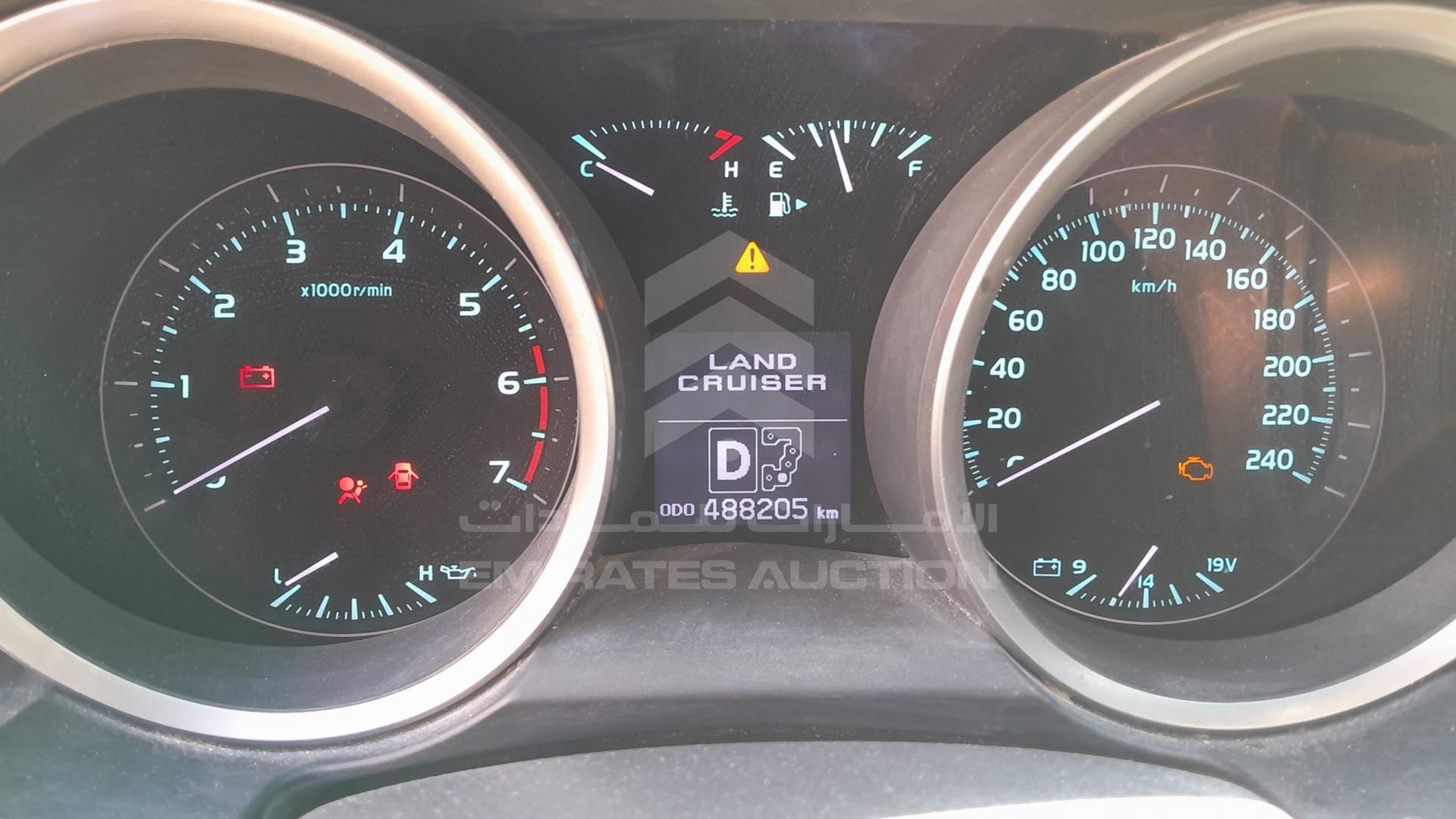 2011 TOYOTA LAND CRUISER VIN: JTMHT05J7B4041507