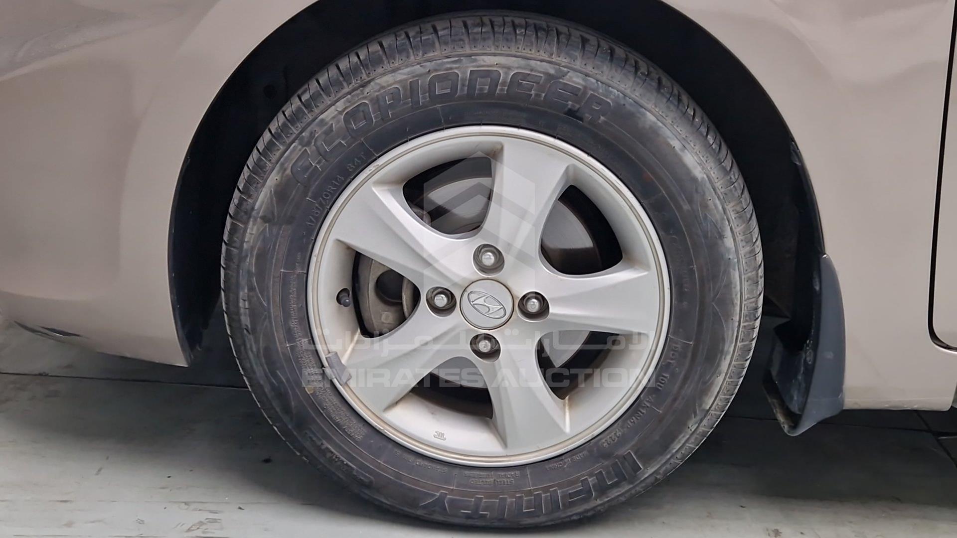 2015 HYUNDAI ACCENT VIN: KMHCT41DXFU662050