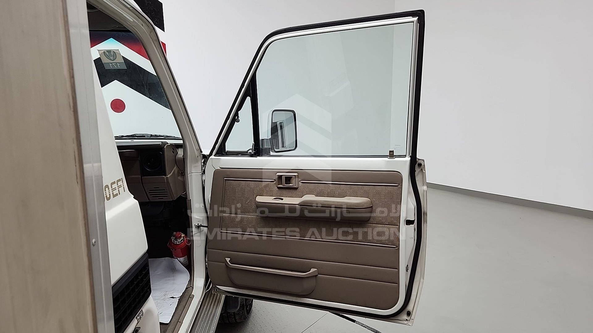 2008 TOYOTA LAND CRUISER PICKUP VIN: JTFLJ73J986042559