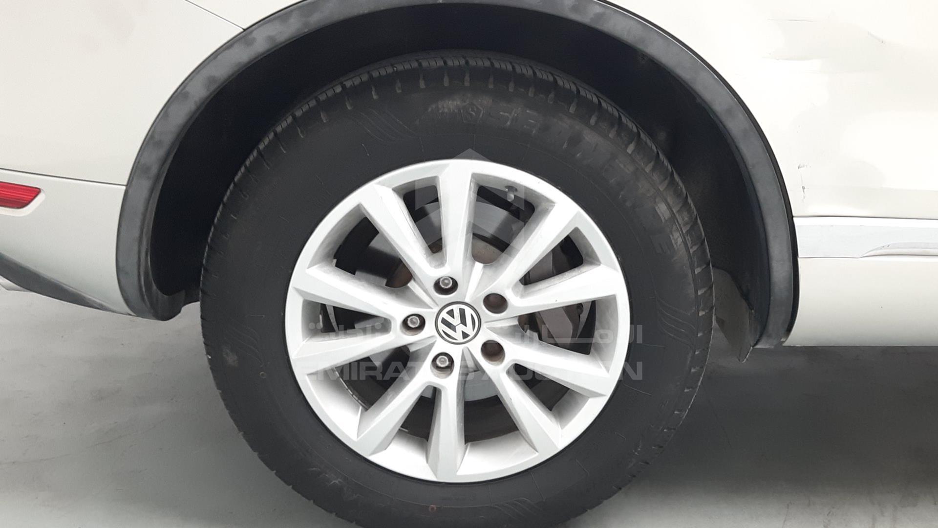 2014 VOLKSWAGEN TOUAREG VIN: WVGBC2BPXED006549