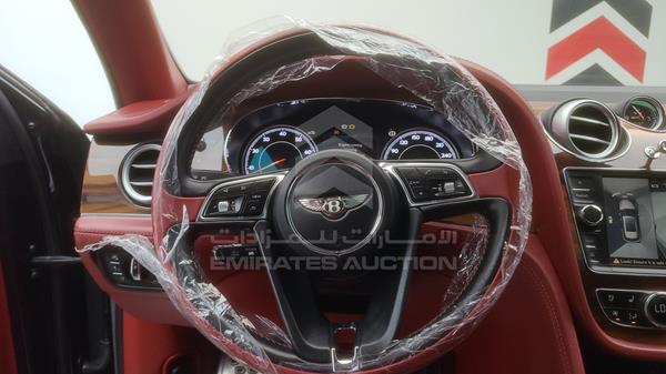 SJAAF1ZV2JC018525 Bentley Bentayga