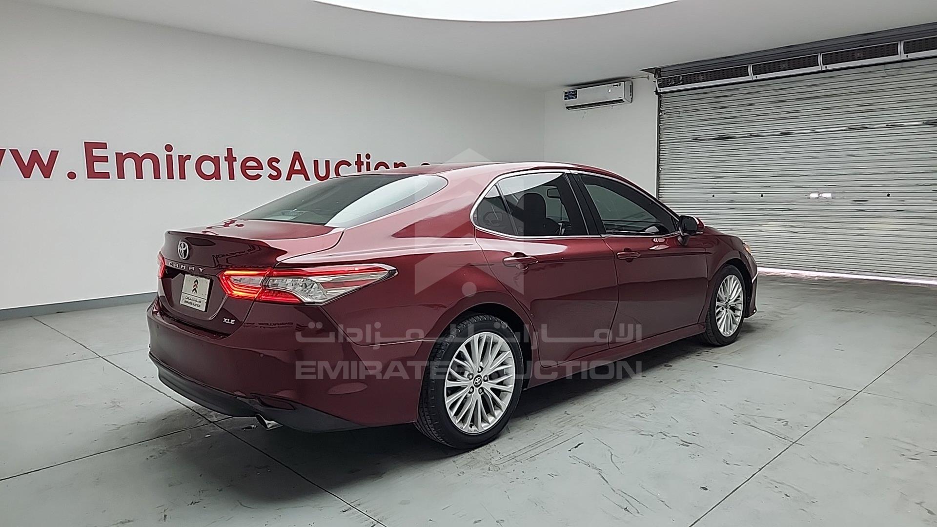 2018 TOYOTA CAMRY VIN: 4T1B11HK5JU566792