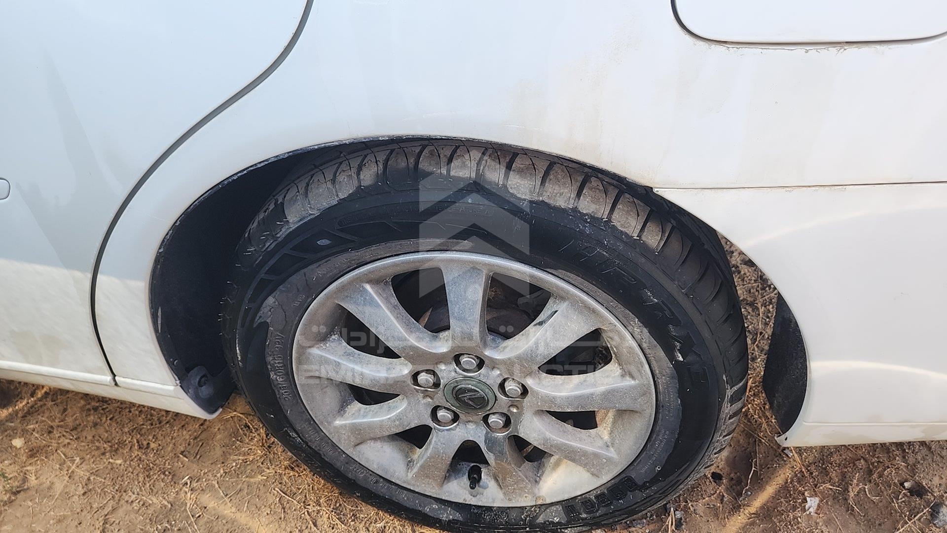 2004 LEXUS ES 330 VIN: JTHBA30GX40014030