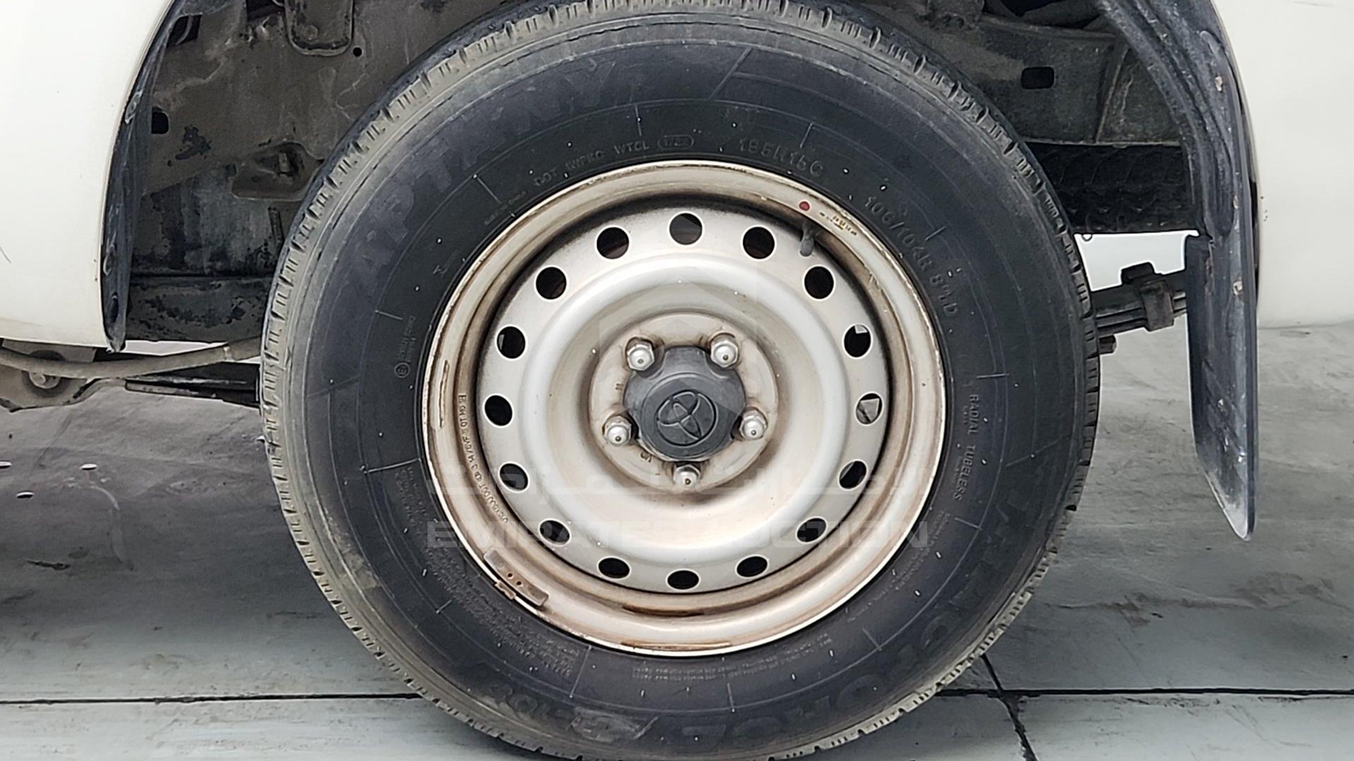 2014 TOYOTA HILUX VIN: MR0EX12G4E2349869