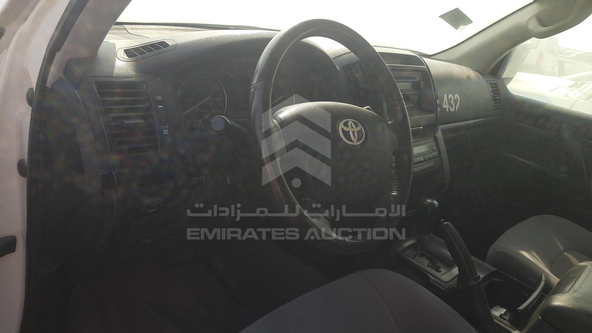 2011 TOYOTA LAND CRUISER VIN: JTMDU09J8B4043403