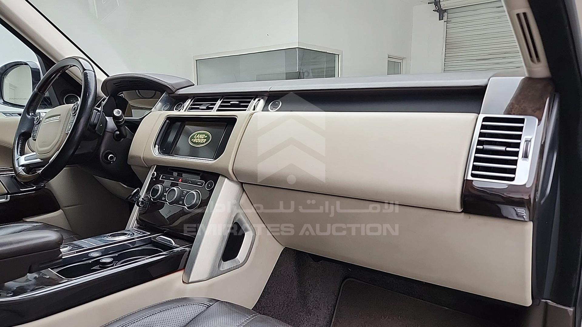 2014 RANGE ROVER VOGUE VIN: SALGA2EF3EA131728