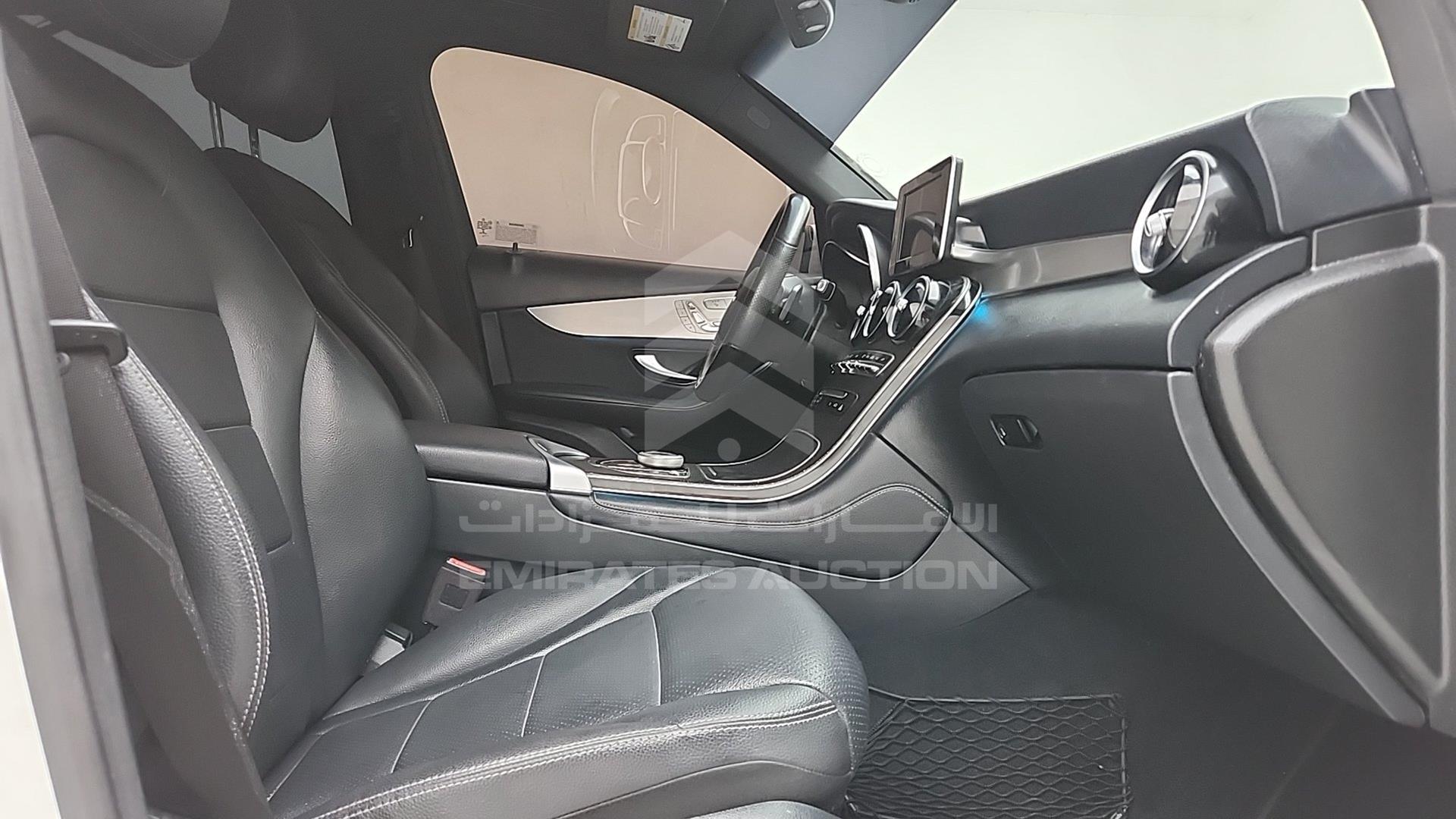 2019 MERCEDES GLC 300 VIN: WDC0G4JB9KV182140