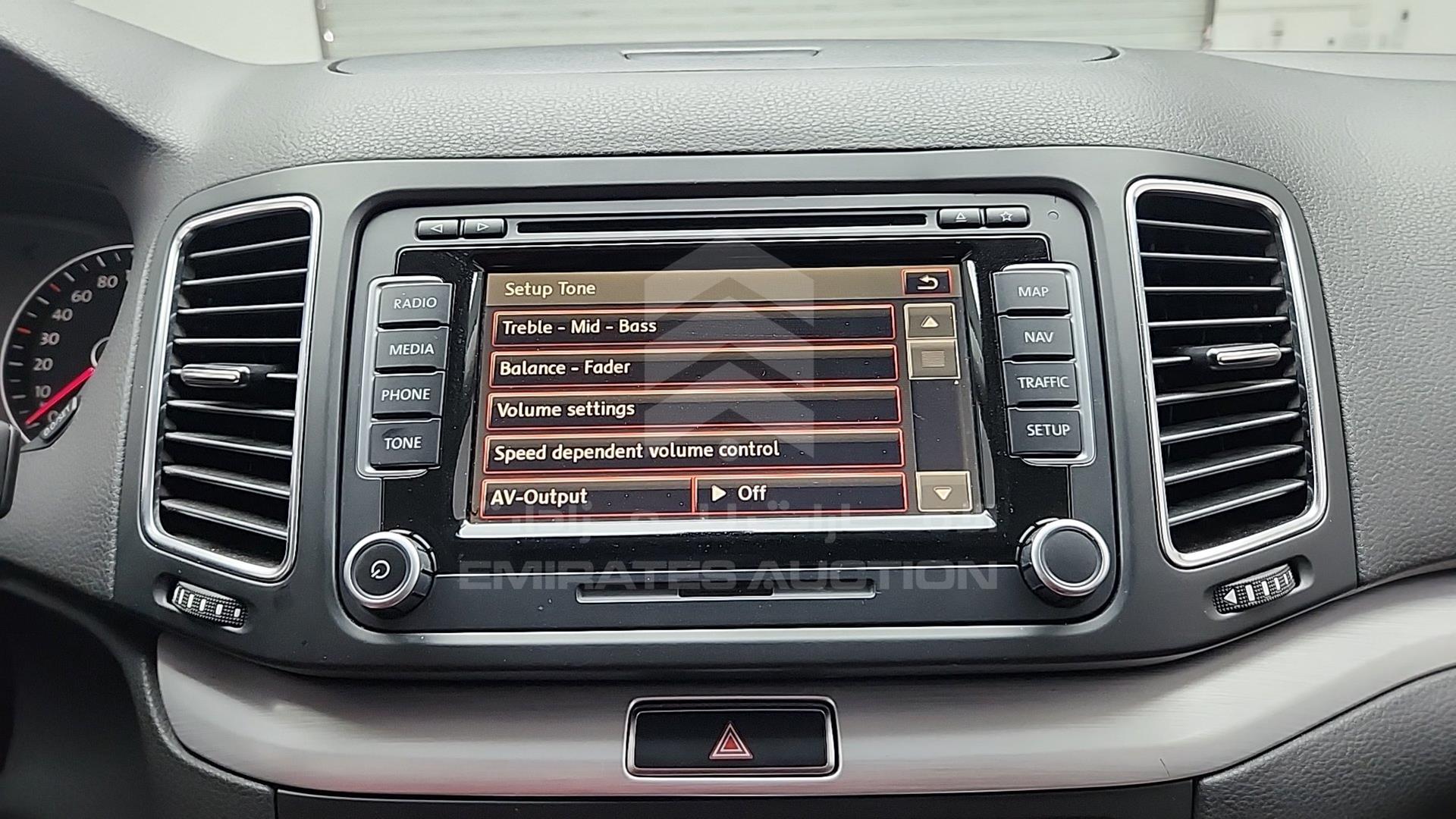 2016 VOLKSWAGEN SHARAN VIN: WVWZZZ7NZEV032244