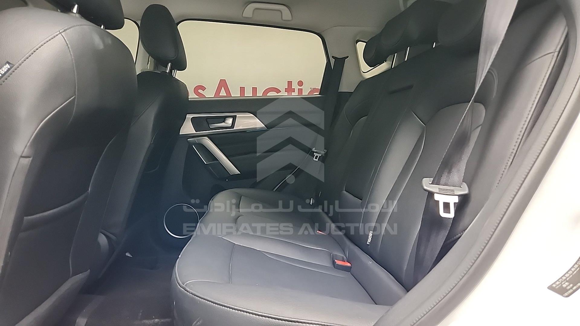 2018 HAVAL H2 VIN: LGWEE4A44JH903553