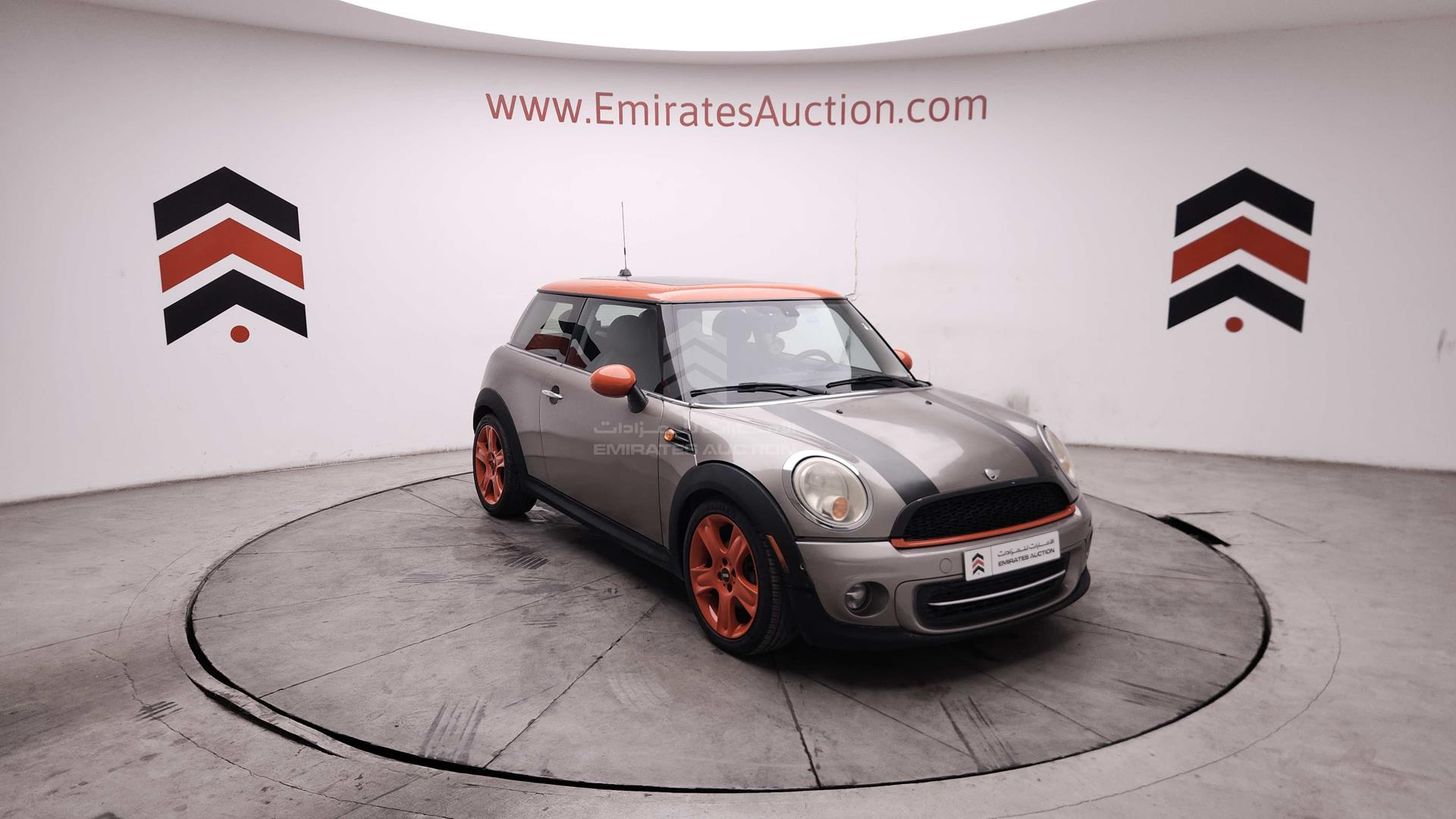 2013 MINI COOPER VIN: WMWSU3C52DT684427