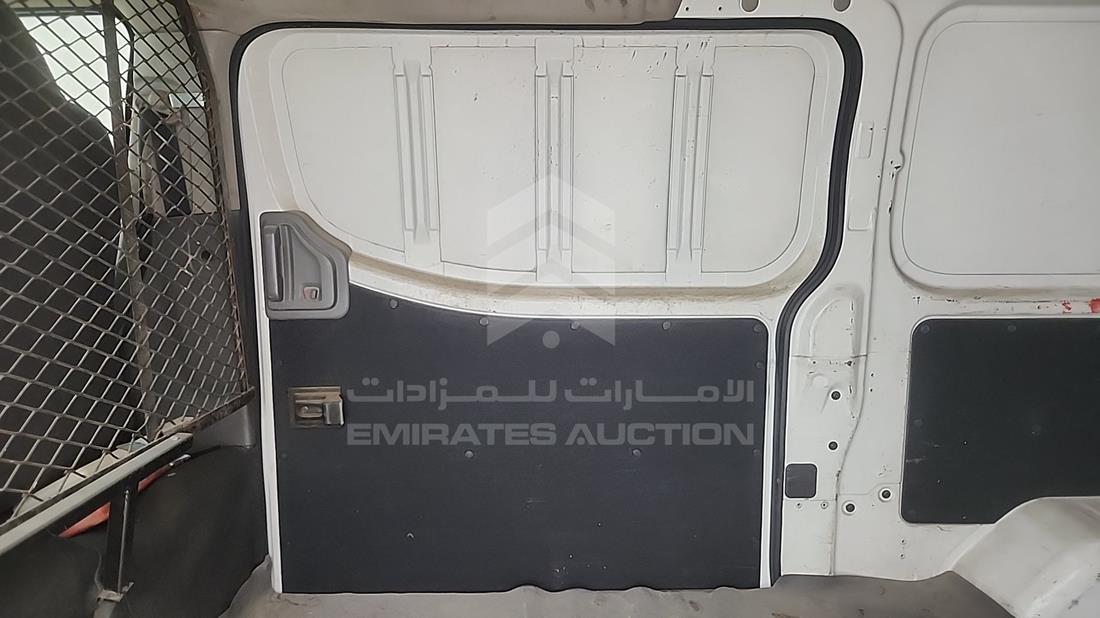 نيسان أورفان 2014 — الباب الخلفي الأيمن — صورة 16