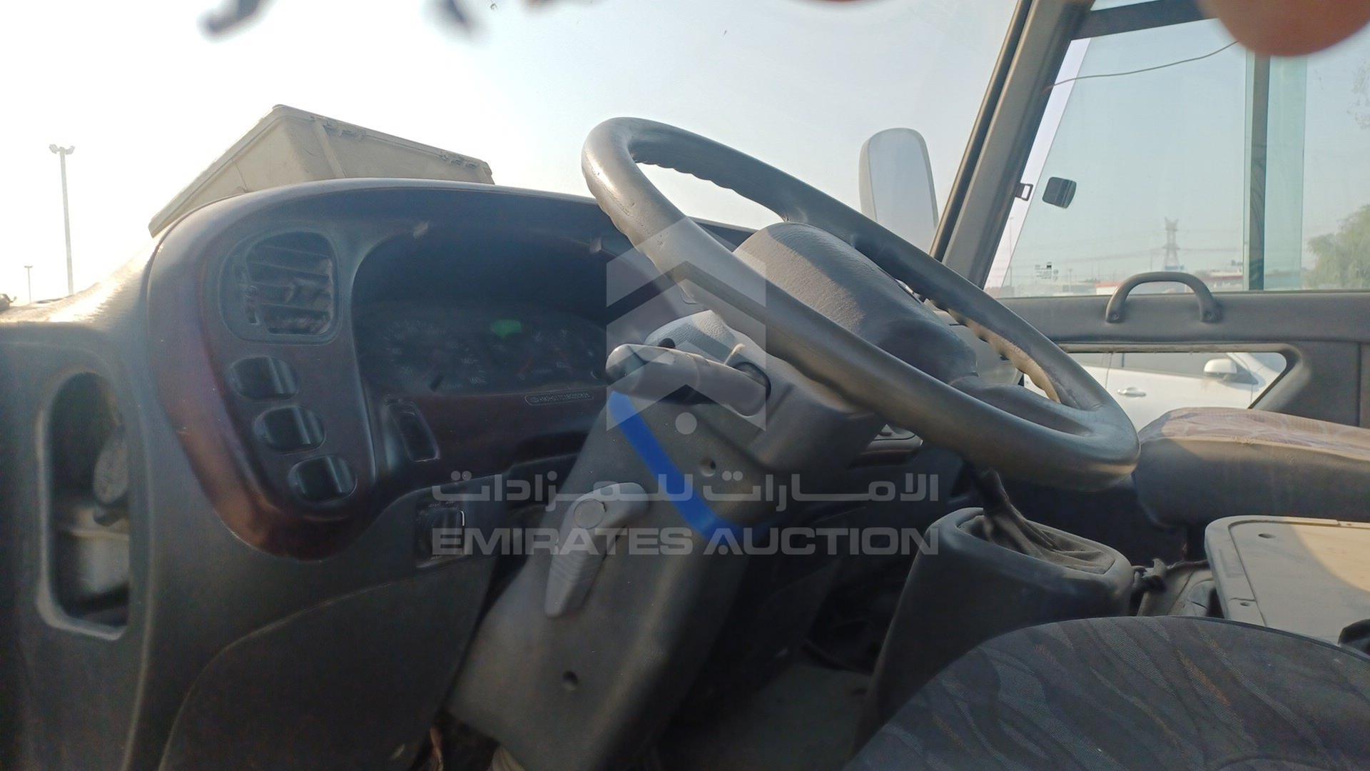2011 HYUNDAI COUNTY VIN: KMJHG17C1BC050826