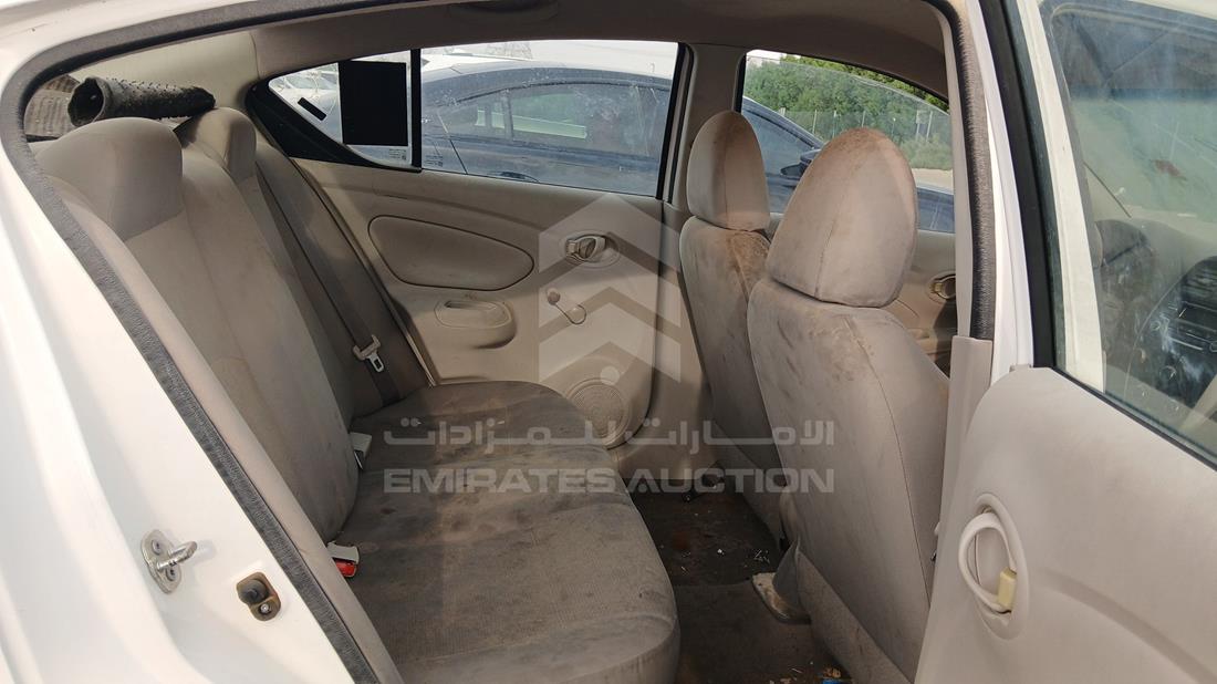 نيسان صني 2018 — زاوية الراكب الخلفي اليمنى — صورة 24