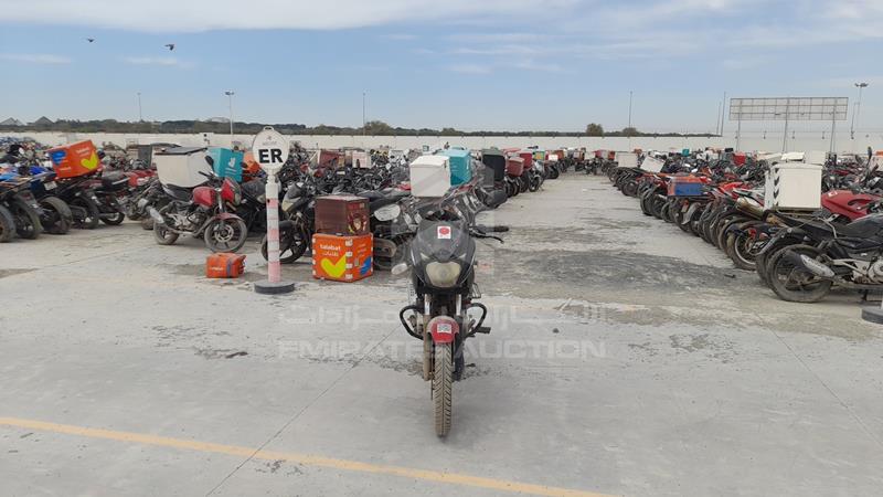 MD2A11CZ6FWD40130 Auction: EmiratesAuction Lot: 406806 MD2A11CZ6FWD40130 Bajaj 150 CC 2015 RED Photo 2