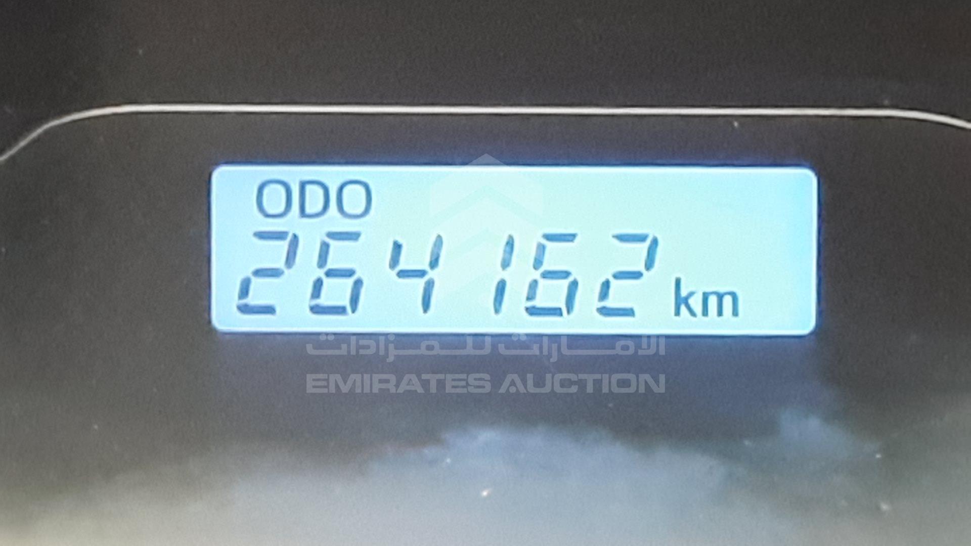 2017 TOYOTA HILUX VIN: MR0DB8CD2H0115737