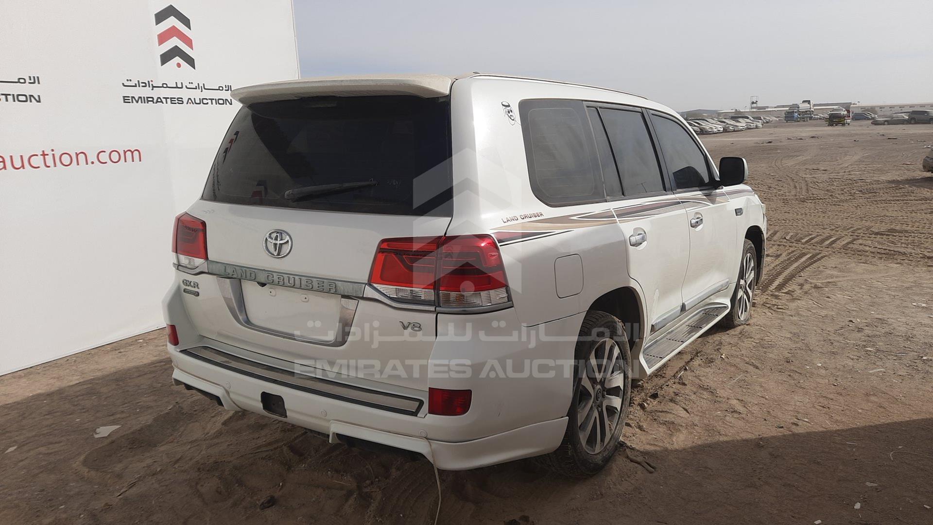 2009 TOYOTA LAND CRUISER VIN: JTMHT09J495031578