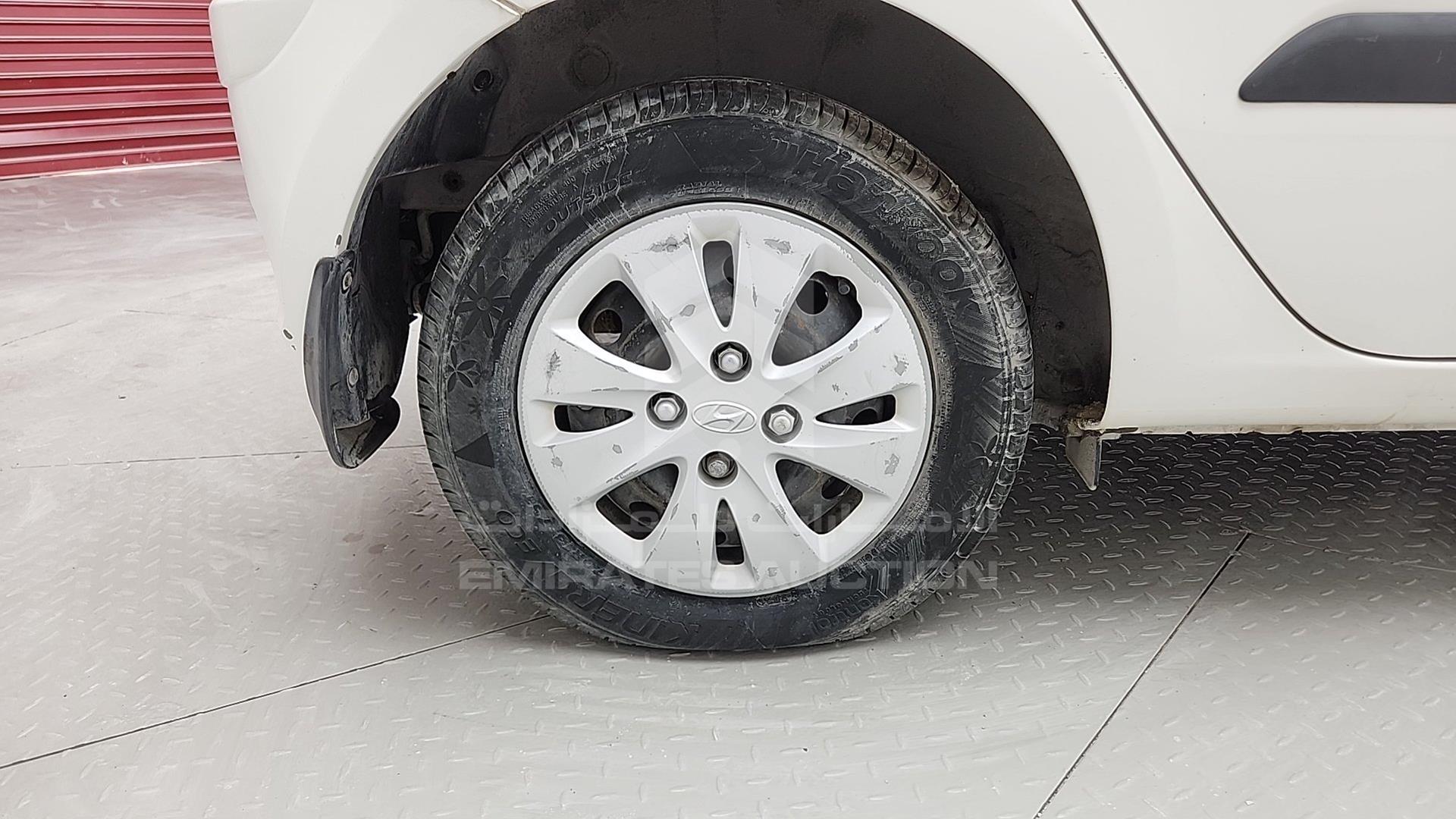 2015 HYUNDAI I10 VIN: MALAM51C3FM570457