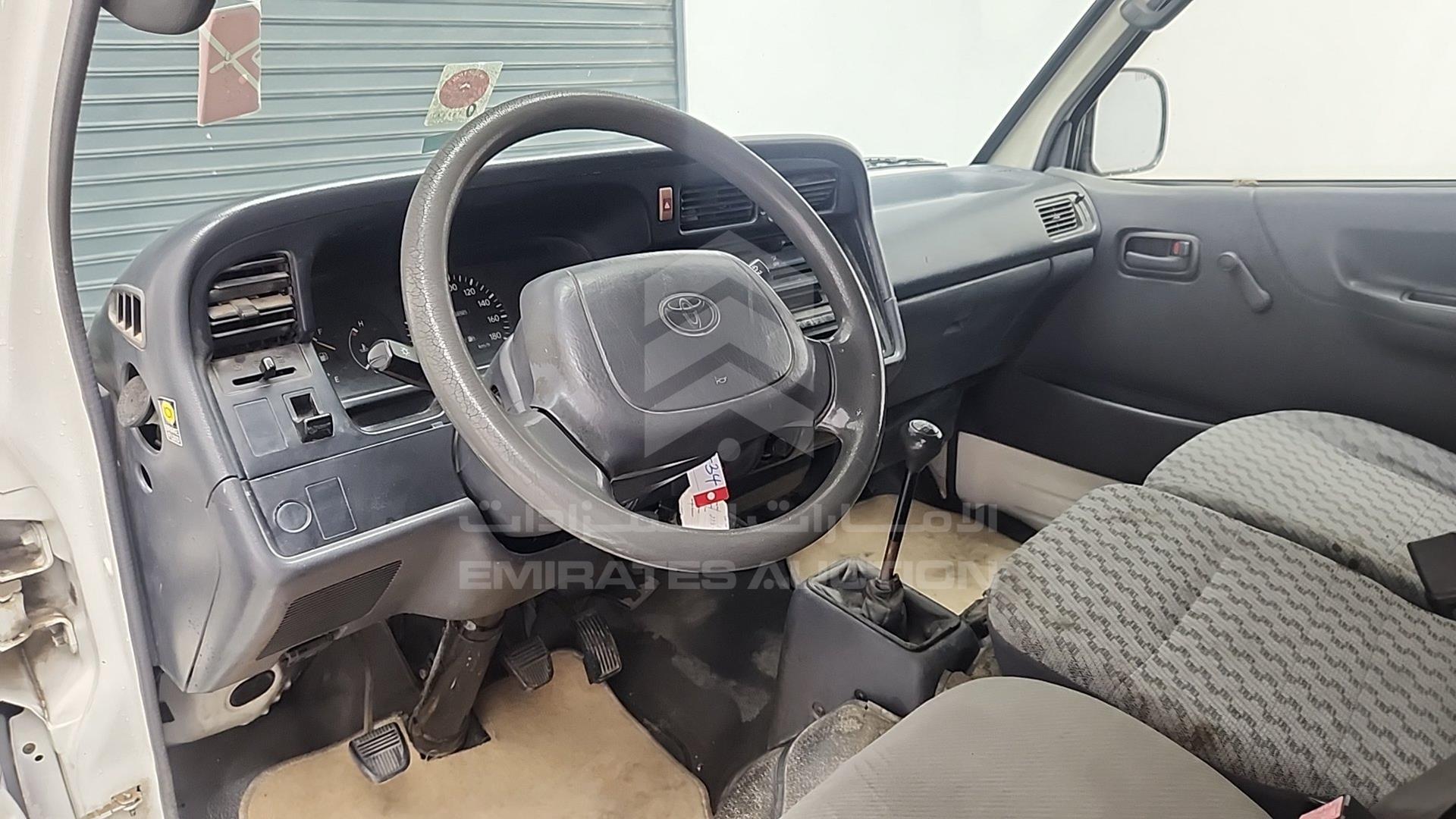 2004 TOYOTA HIACE VIN: JT4ZR119747014734