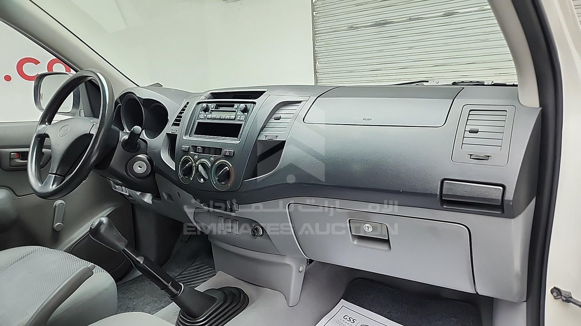 2011 TOYOTA HILUX VIN: MR0EX12G2B2047248