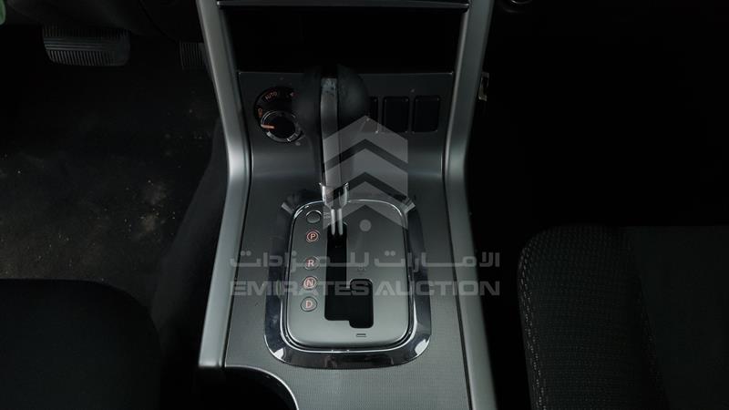 VSKLR11A3EA543133 Auction: EmiratesAuction Lot: 405690 VSKLR11A3EA543133 Nissan Pathfinder 2014 WHITE Photo 17