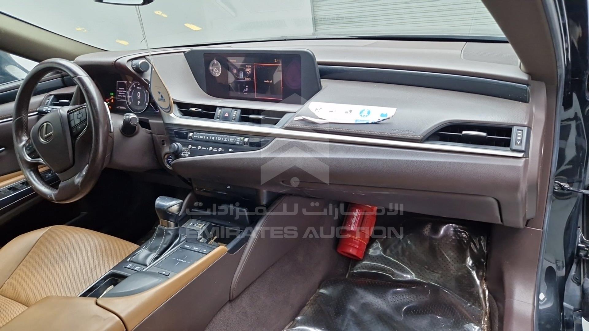 2019 LEXUS ES 300H VIN: JTHB21B11K2011898