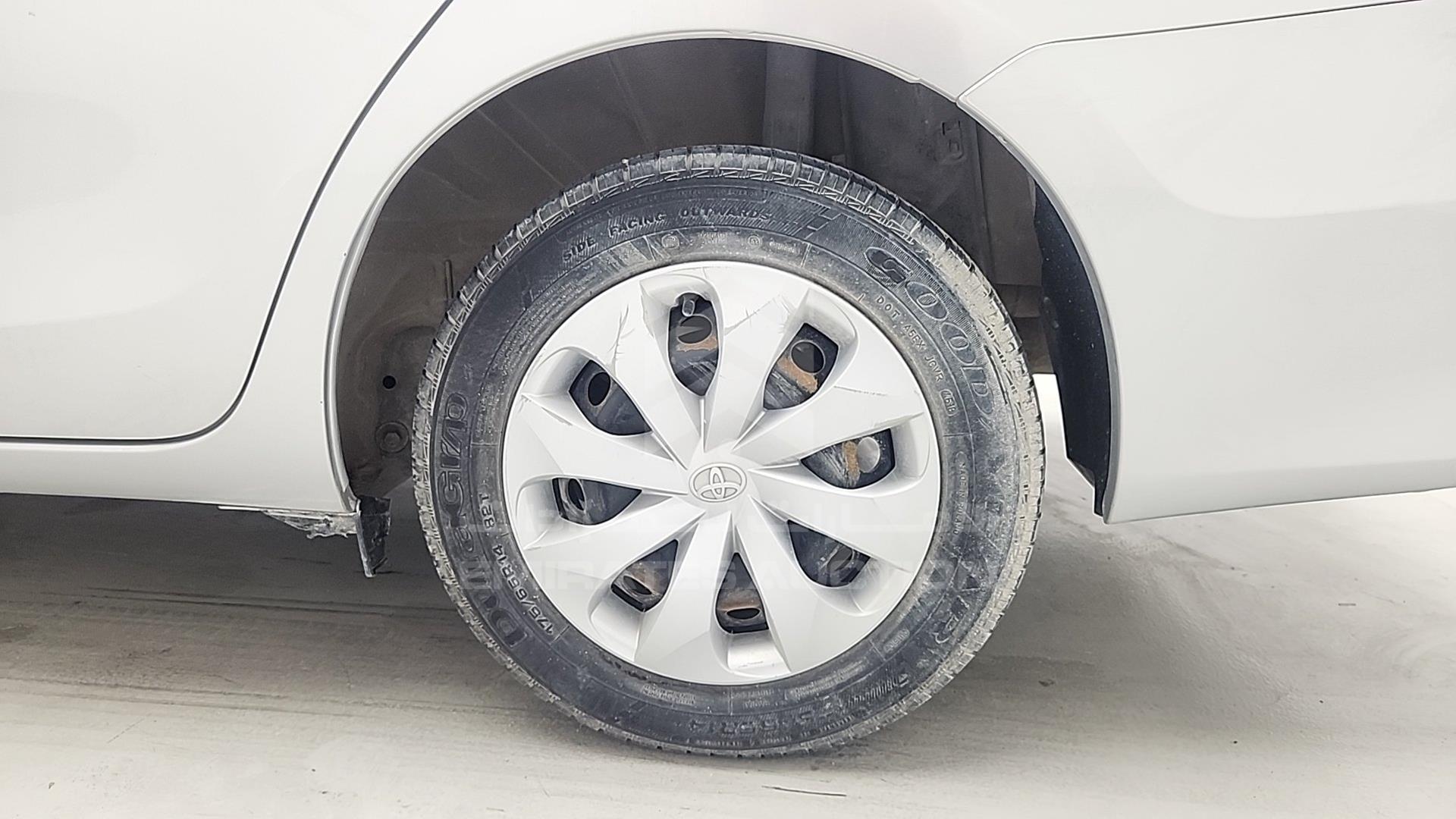 2015 TOYOTA YARIS VIN: MHFBT9F36F6036632
