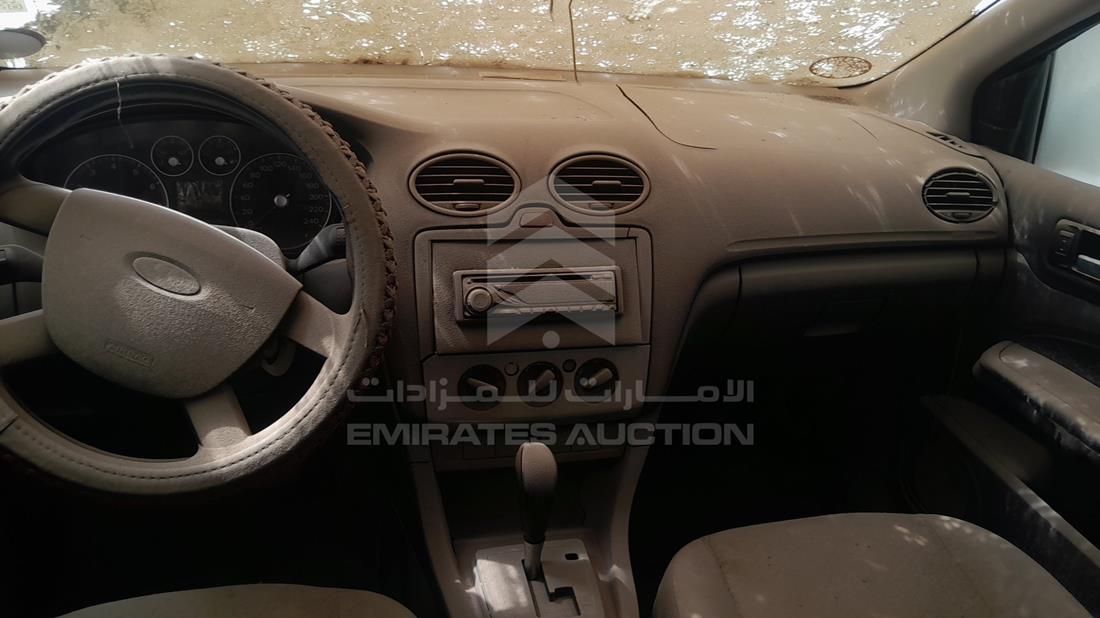 2006 Ford Focus — Full Dashboard View — Photo 12