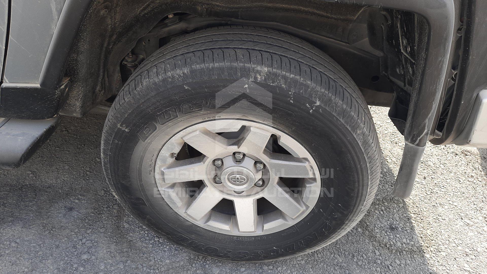 2014 TOYOTA FJ CRUISER VIN: JTEBU11FXEK198065