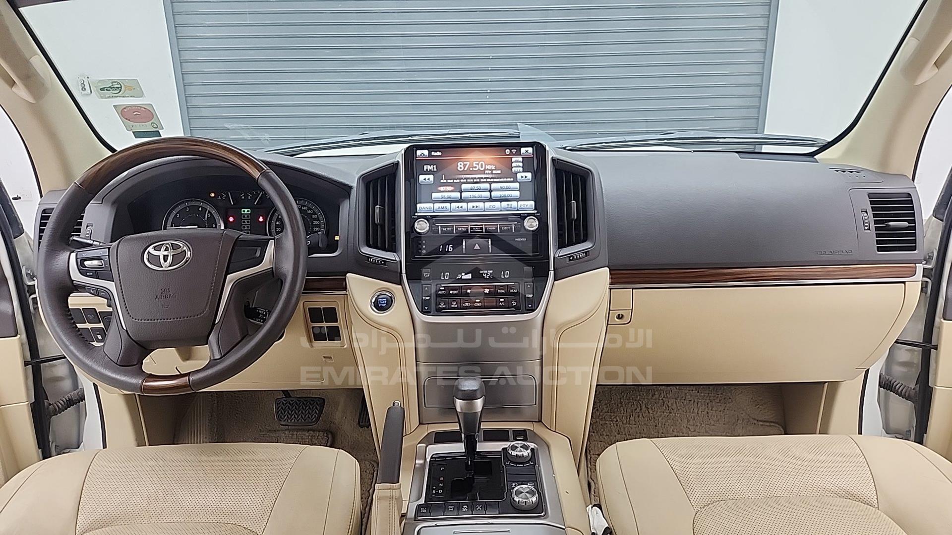 2017 TOYOTA LAND CRUISER GXR V6 VIN: JTMHU01J4H5125418