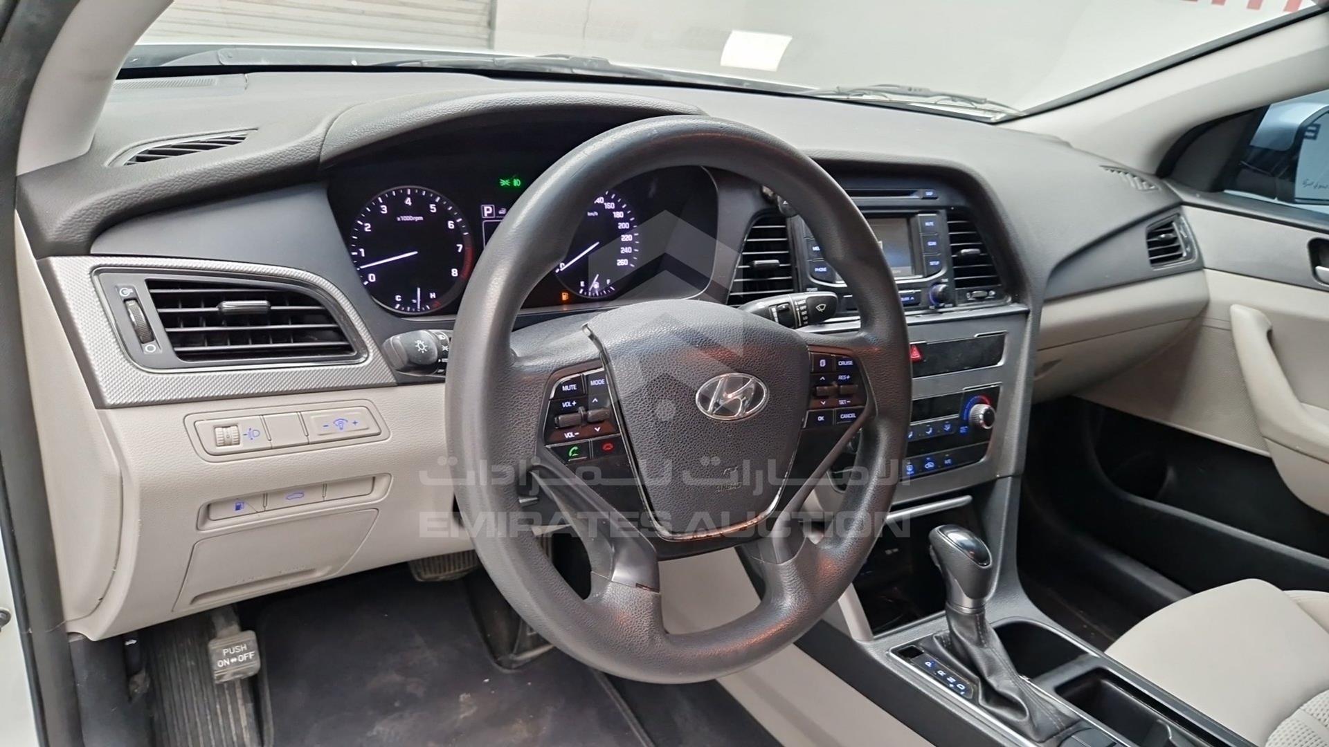 2016 HYUNDAI SONATA VIN: KMHE241G9GA207828