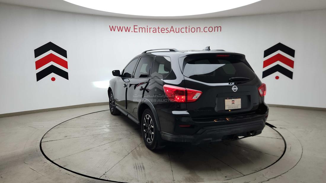 2020 Nissan Pathfinder — Rear Left Angle — Photo 9