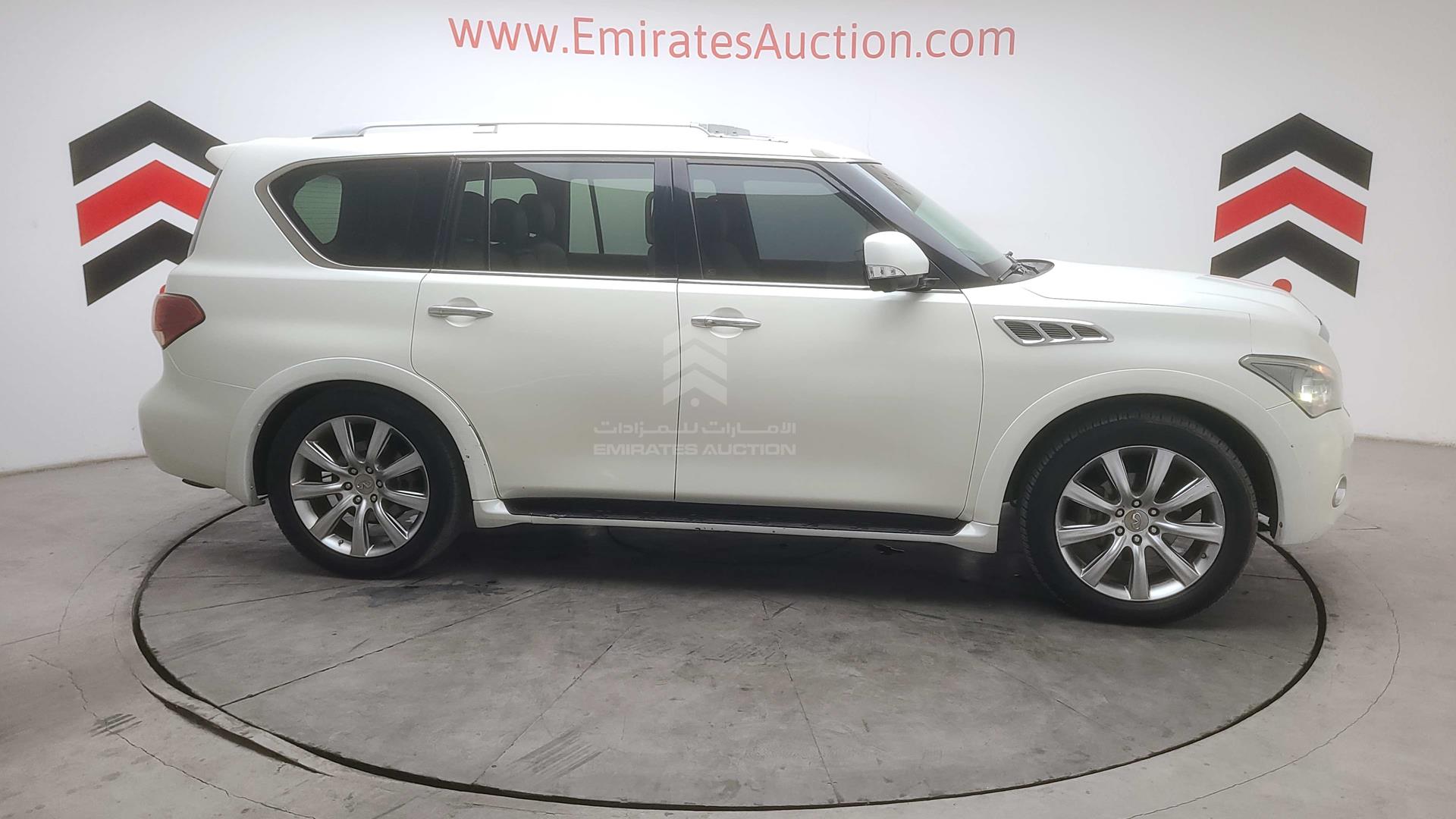 2011 INFINITI QX56 VIN: JNRAZ25Y6B9000720