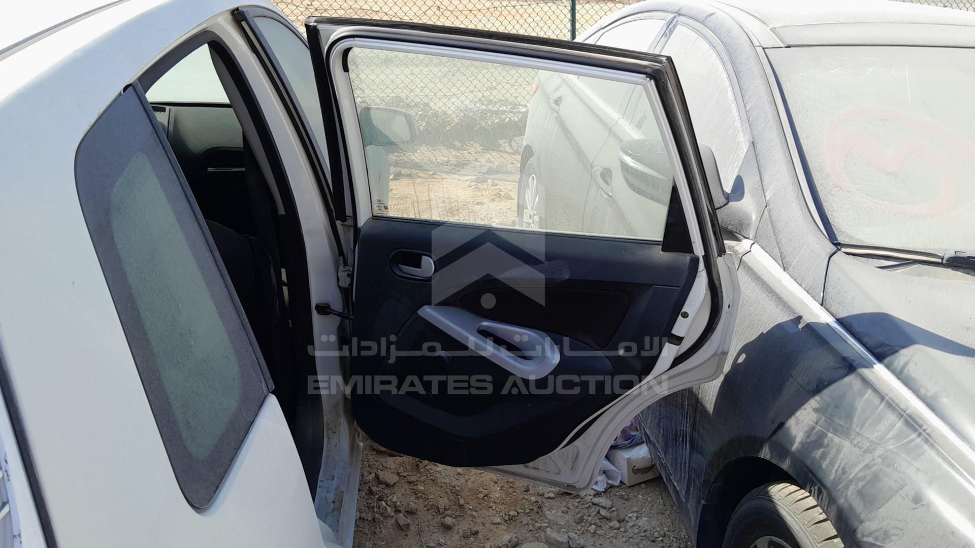 2011 FORD FIGO VIN: MAJTJ21D2BAE38340