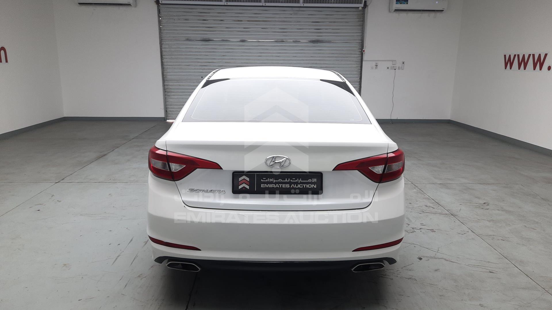 2016 HYUNDAI SONATA VIN: KMHE241G1GA122482