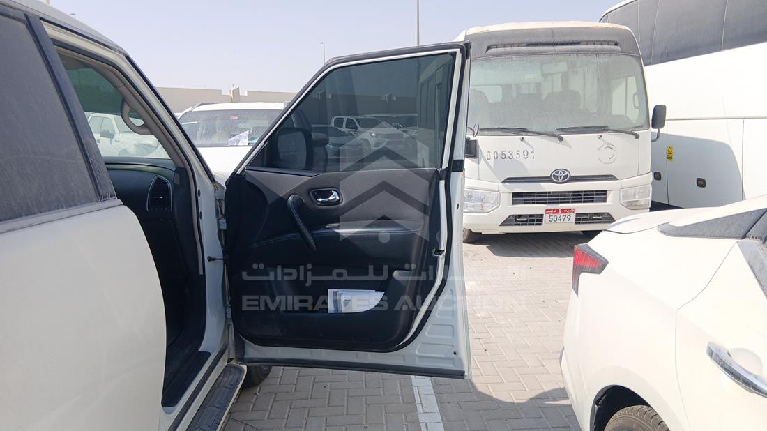 نيسان باترول 2019 — الباب الأمامي الأيمن — صورة 24
