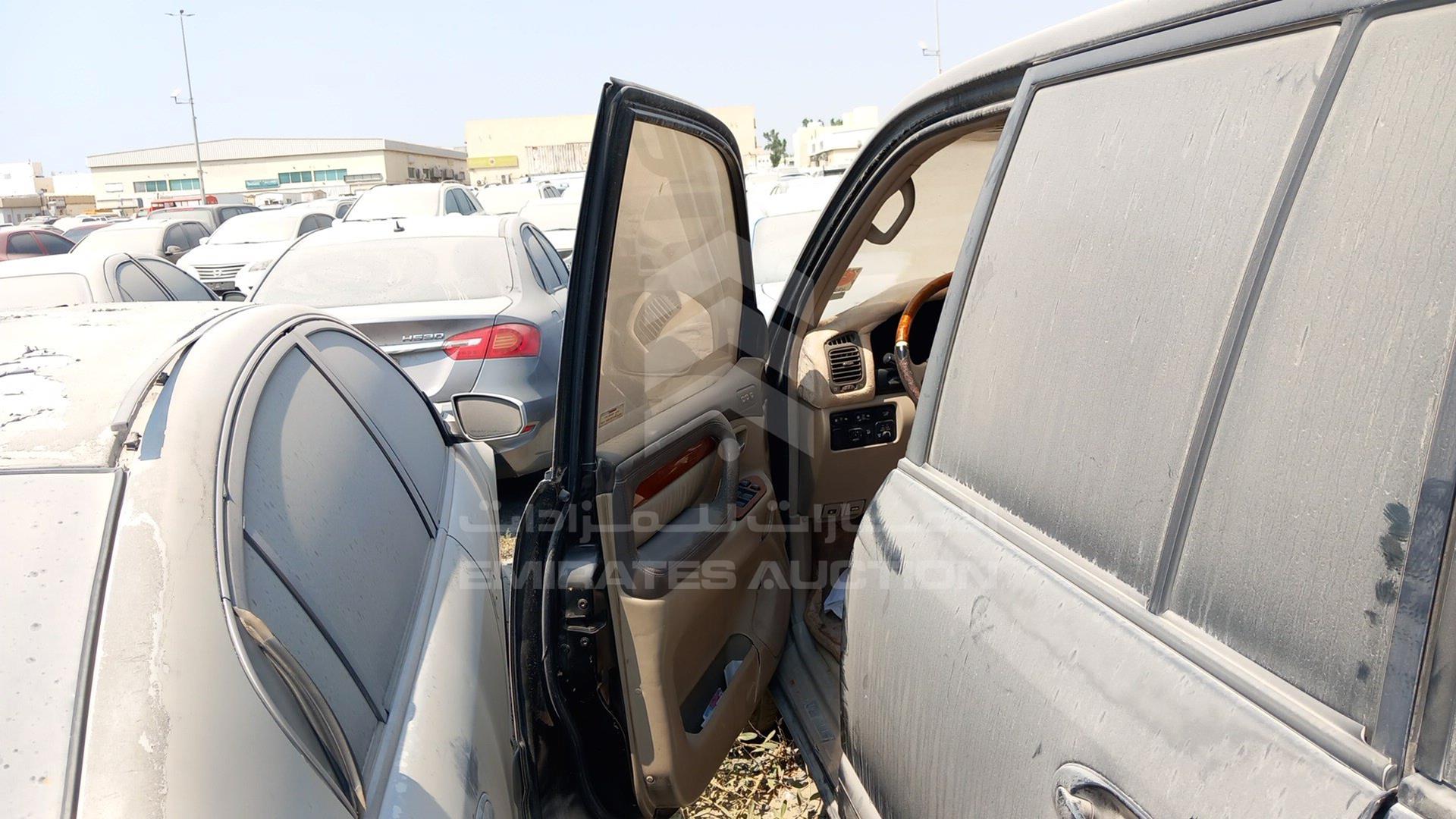 2003 LEXUS LX 470 VIN: JTJHT00W833532353