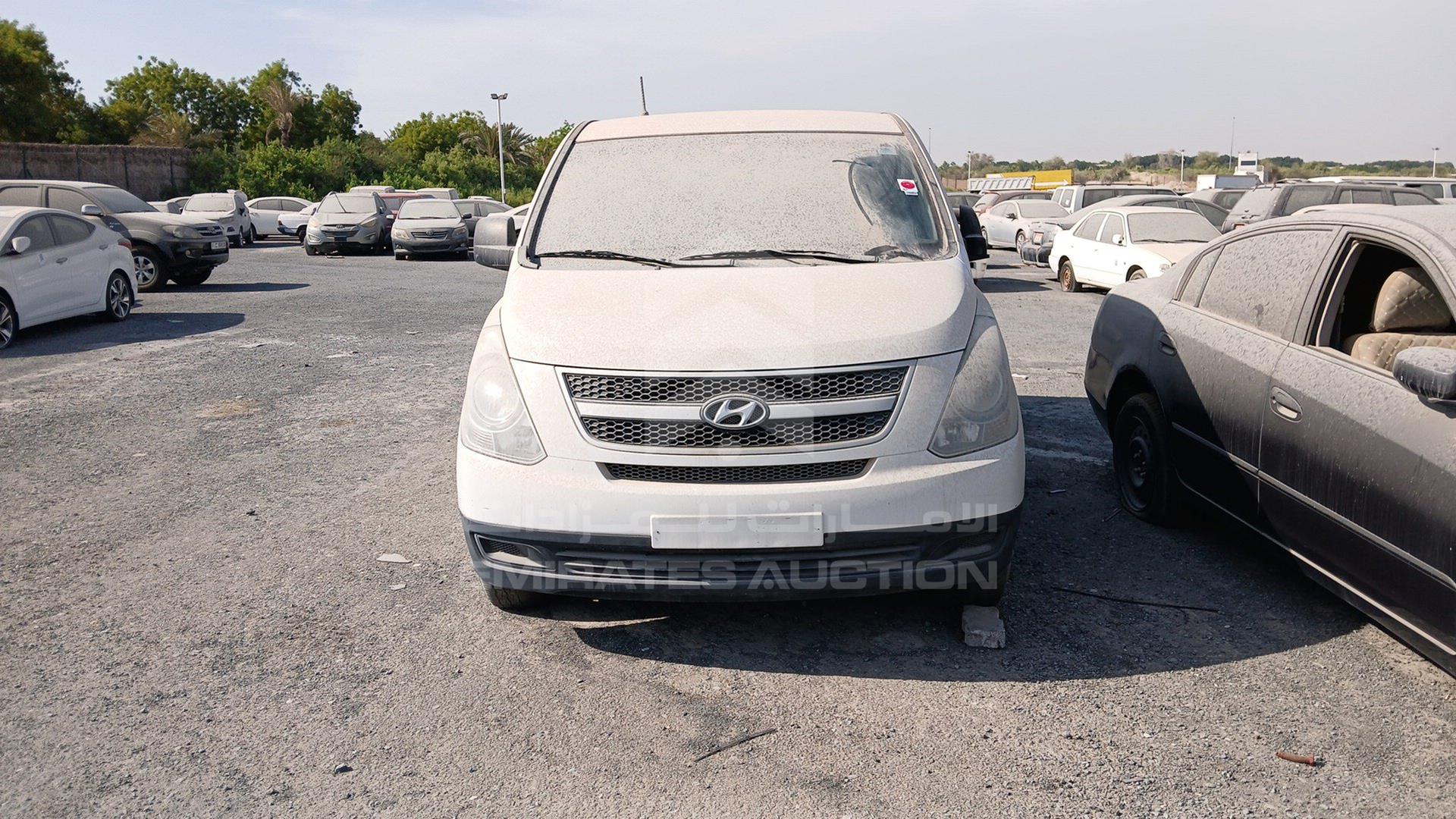 2014 HYUNDAI H1 VIN: KMHWG81RXEU558824