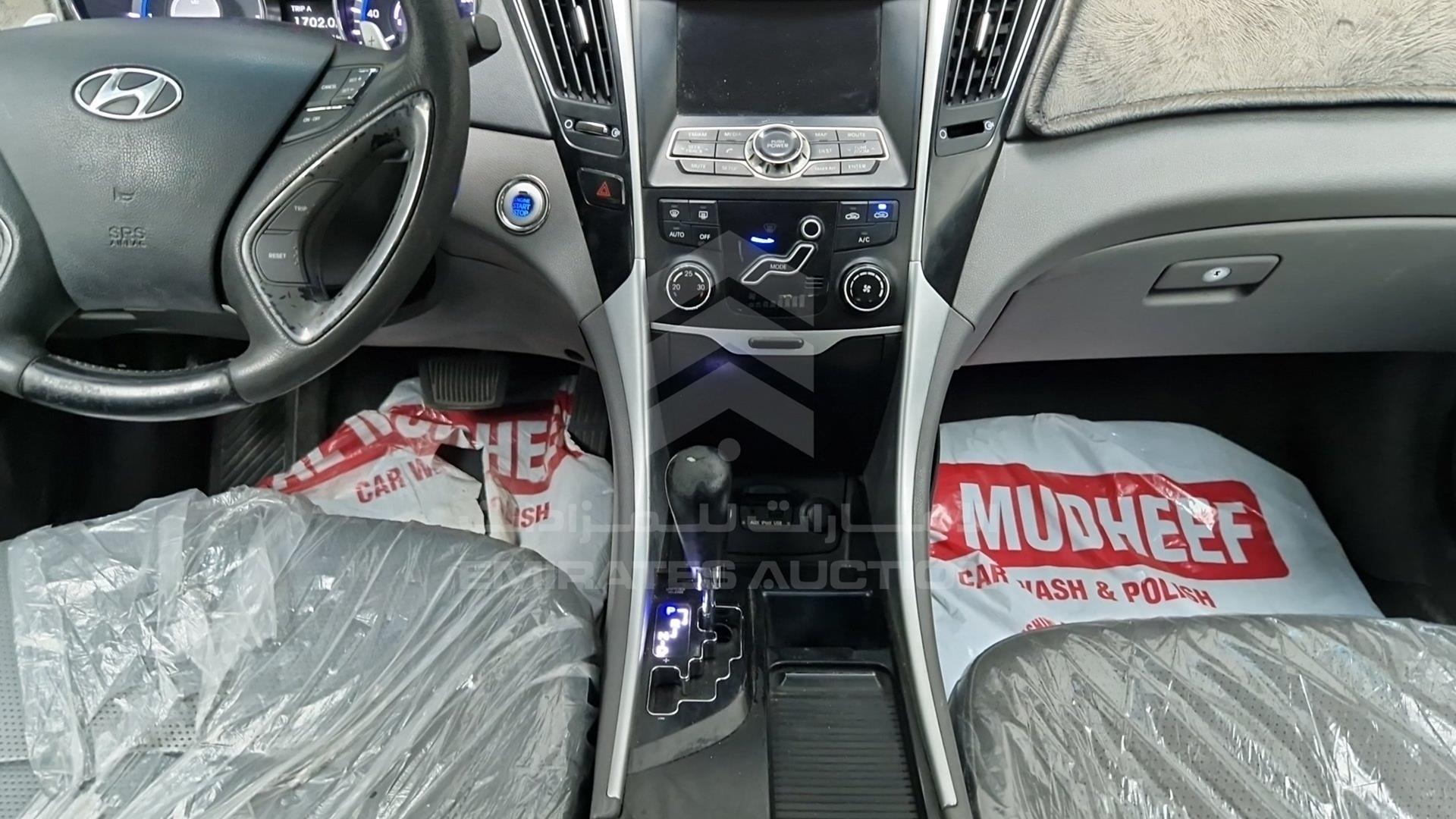 2012 HYUNDAI SONATA VIN: KMHEC41C2CA388372