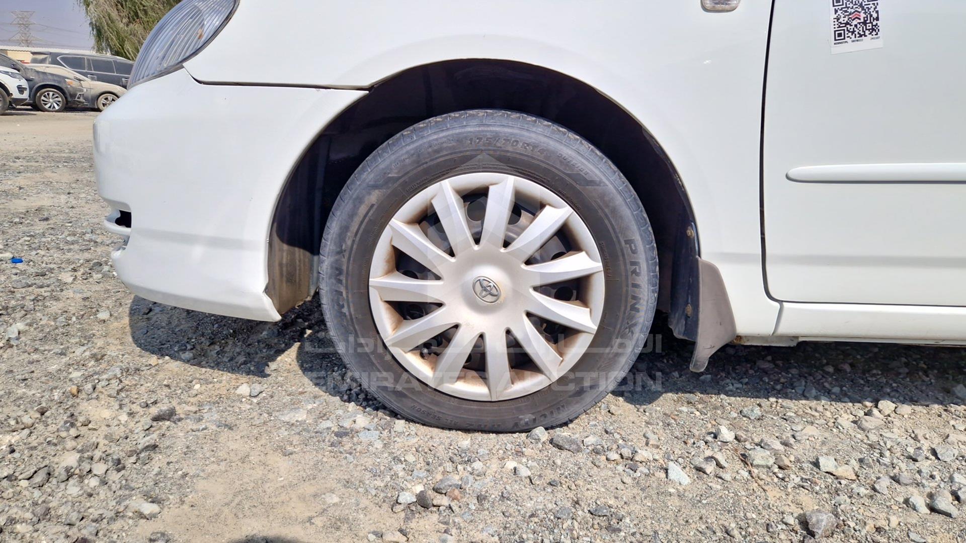 2004 TOYOTA COROLLA VIN: JTDBW23E140070557