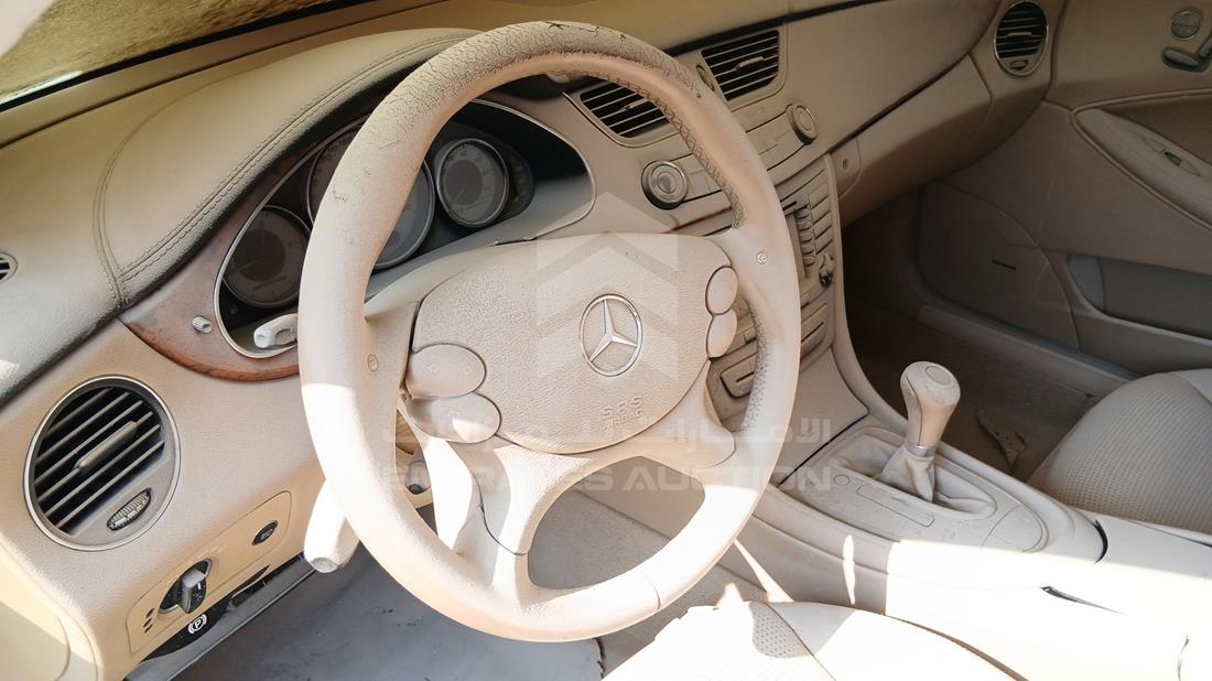 مرسيدس CL 550 2005 — التحكمات في عجلة القيادة — صورة 13