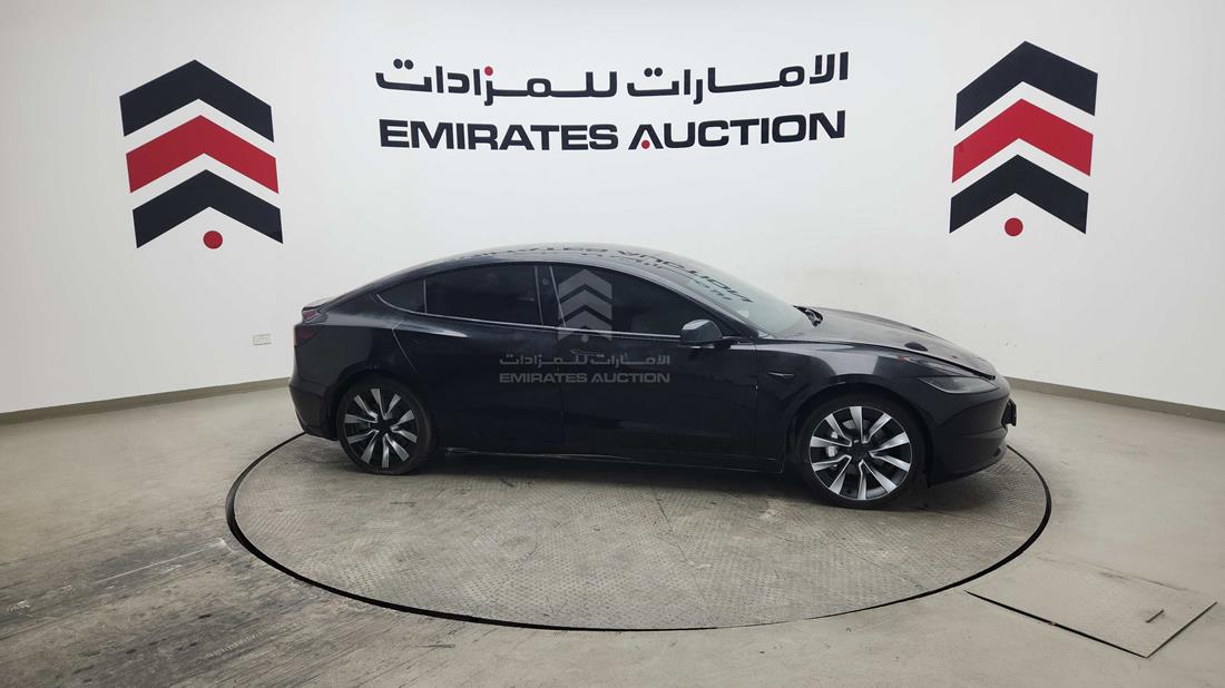 تيسلا موديل 3 2024 — الجانب الأيمن — صورة 17