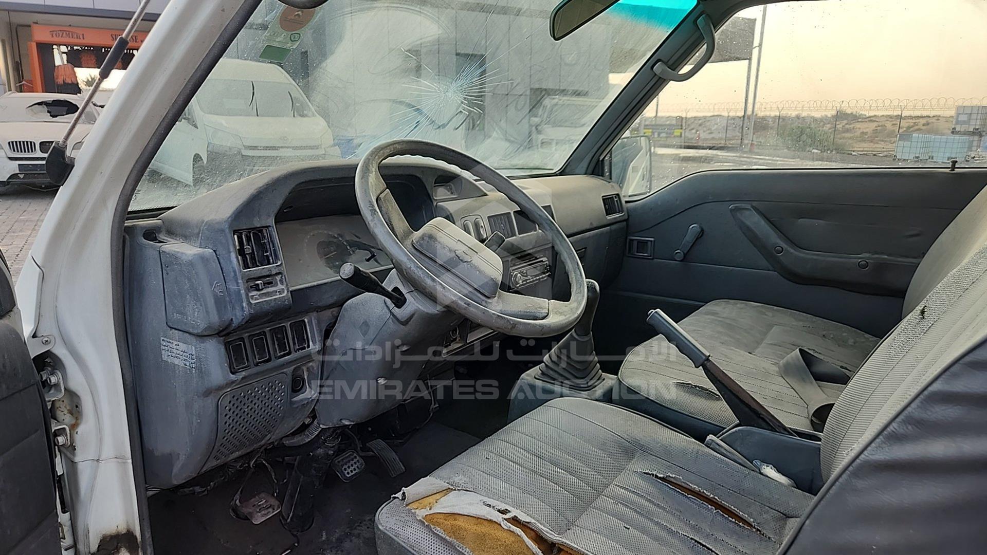 2011 MITSUBISHI L 300 VIN: JMYHNP13WBA700990