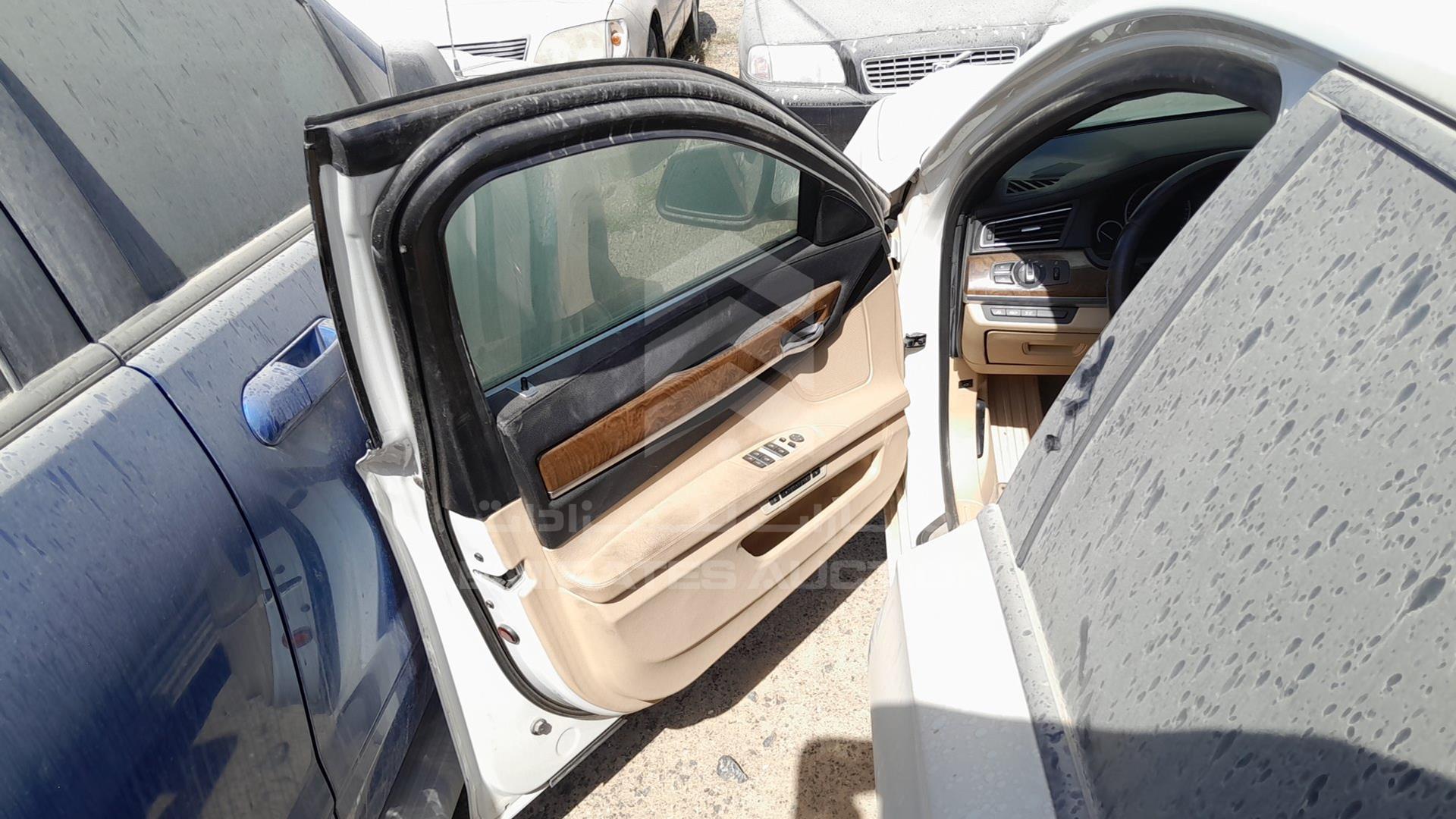 2009 BMW 740 LI VIN: WBAKB41039CY45684