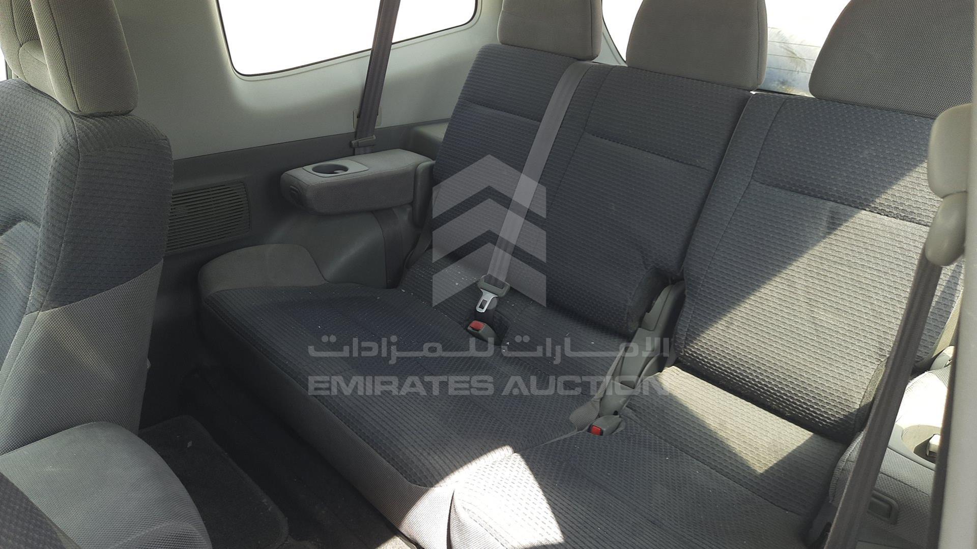 2004 MITSUBISHI PAJERO VIN: JMYMRV63W4J705048