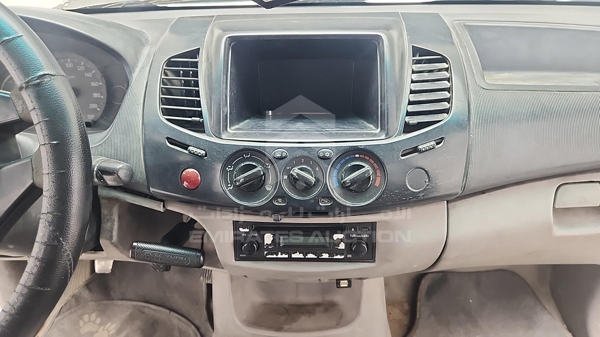 2011 MITSUBISHI L 200 VIN: MMBJNKA50BD020626