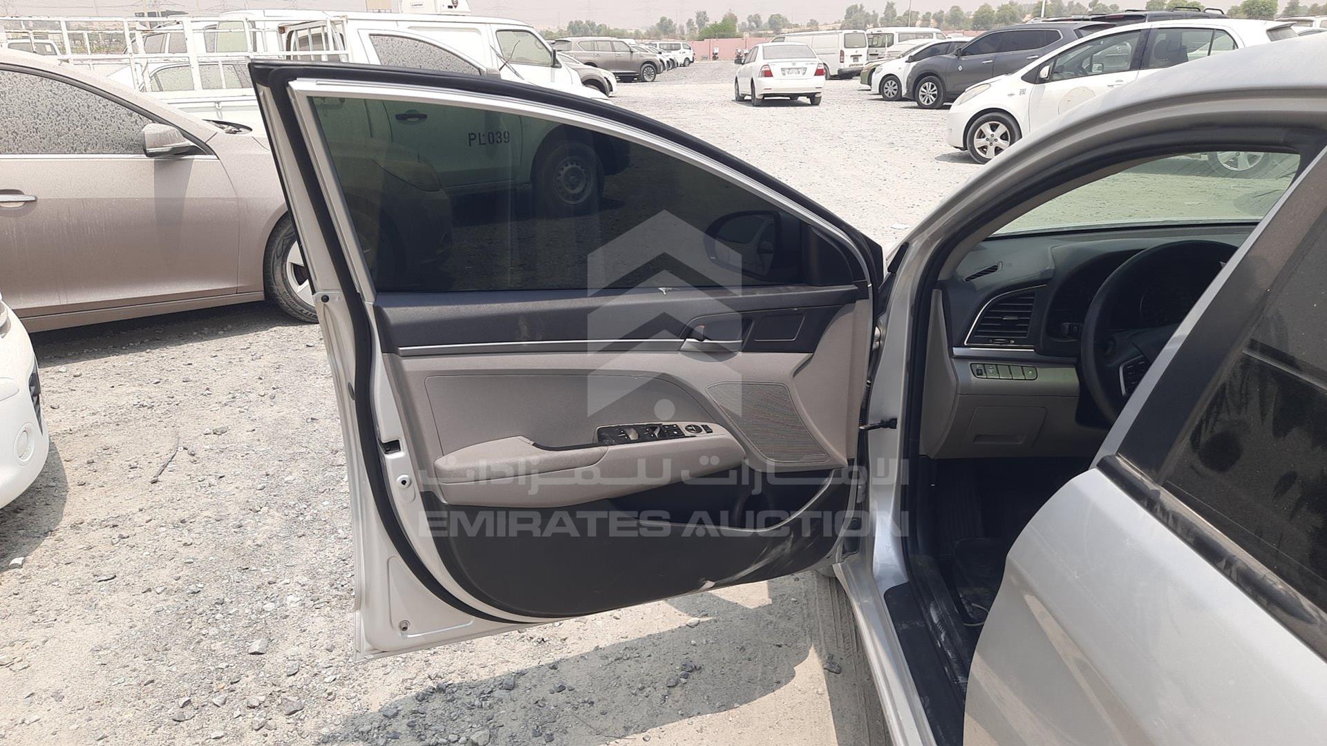 2018 HYUNDAI ELANTRA VIN: KMHD741C0JU545067